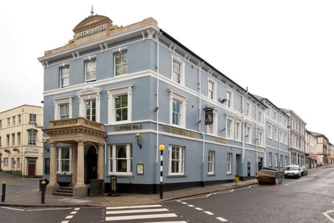 The Queen'S Hotel Wetherspoon Newport (Gwent) Exterior photo